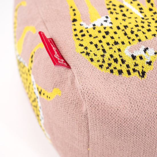 Petit Repose Pied - Tricoté Guépard Rose 02