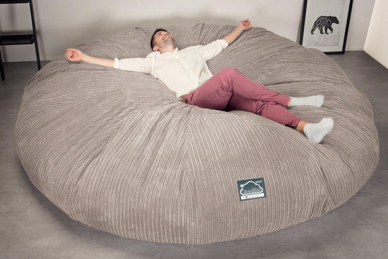 Lounge Pug, CloudSac 5000 XXXXXL, Canapé Pouf Titanesque à Mémoire de Forme, Gros Pouf Sofa, Côtelé Vison