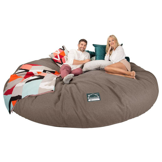 Lounge Pug, CloudSac 5000 XXXXXL, Canapé Pouf Titanesque à Mémoire de Forme, Gros Pouf Sofa, Interalli Laine Biscuit