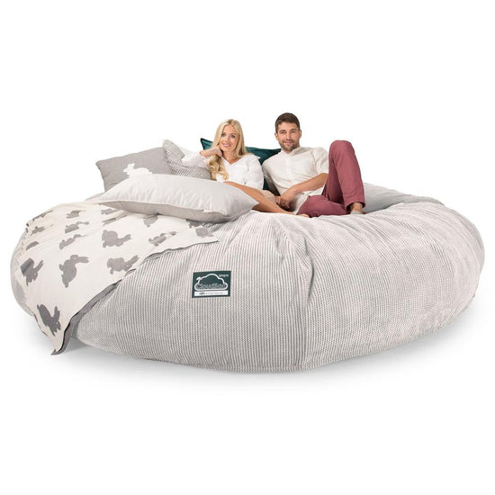 Lounge Pug, CloudSac 5000 XXXXXL, Canapé Pouf Titanesque à Mémoire de Forme, Gros Pouf Sofa, Pompon Crème