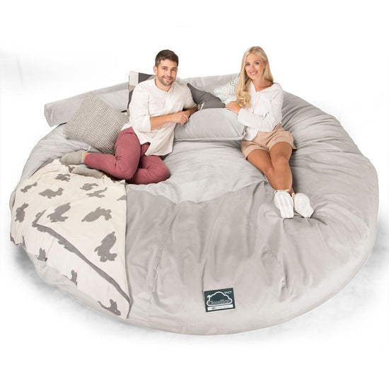 Lounge Pug, CloudSac 5000 XXXXXL, Canapé Pouf Titanesque à Mémoire de Forme, Gros Pouf Sofa, Velours Argent