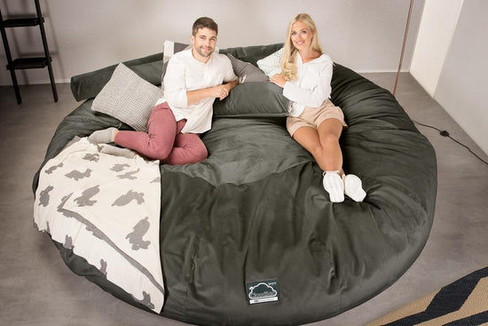 Lounge Pug, CloudSac 5000 XXXXXL, Canapé Pouf Titanesque à Mémoire de Forme, Gros Pouf Sofa, Velours Anthracite