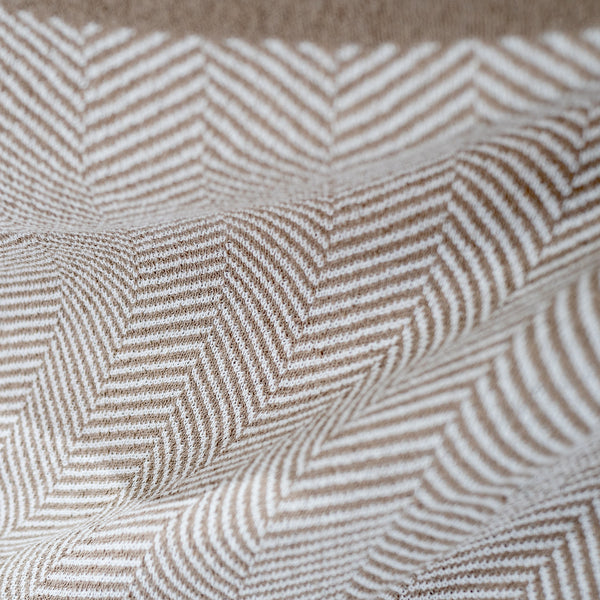 Couverture / Plaid - Tricoté Chevrons Pierre Fabric Close-up Image