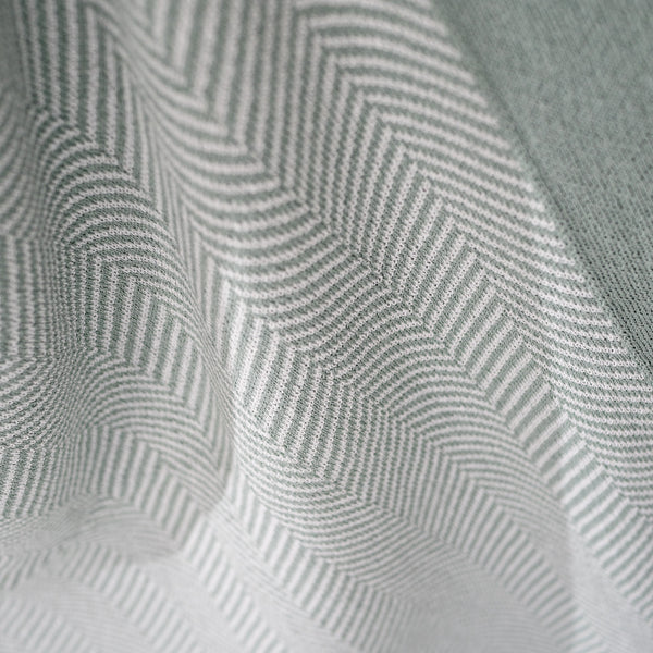Couverture / Plaid - Tricoté Chevrons Bleu Dragé Fabric Close-up Image
