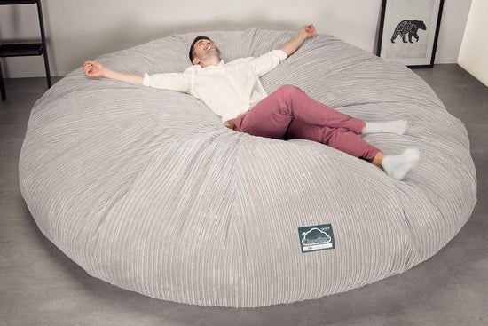 Lounge Pug, CloudSac 5000 XXXXXL, Canapé Pouf Titanesque à Mémoire de Forme, Gros Pouf Sofa, Côtelé Ivoire