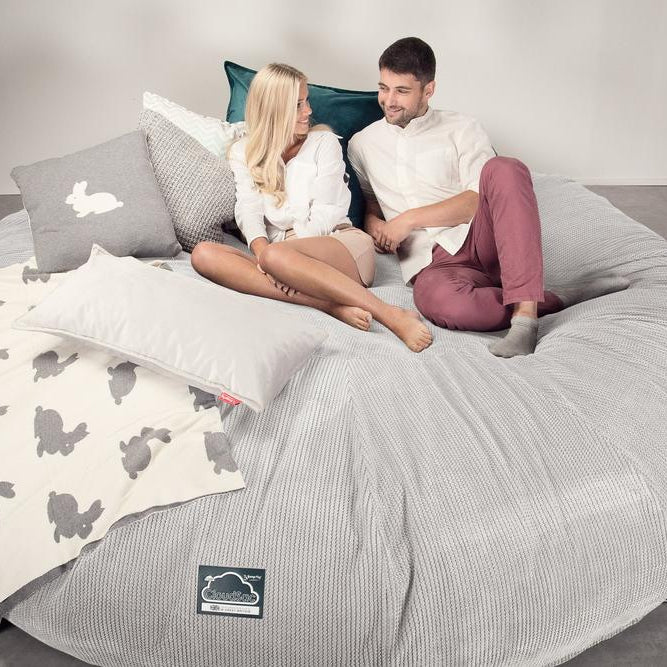 Lounge Pug, CloudSac 5000 XXXXXL, Canapé Pouf Titanesque à Mémoire de Forme, Gros Pouf Sofa, Pompon Crème
