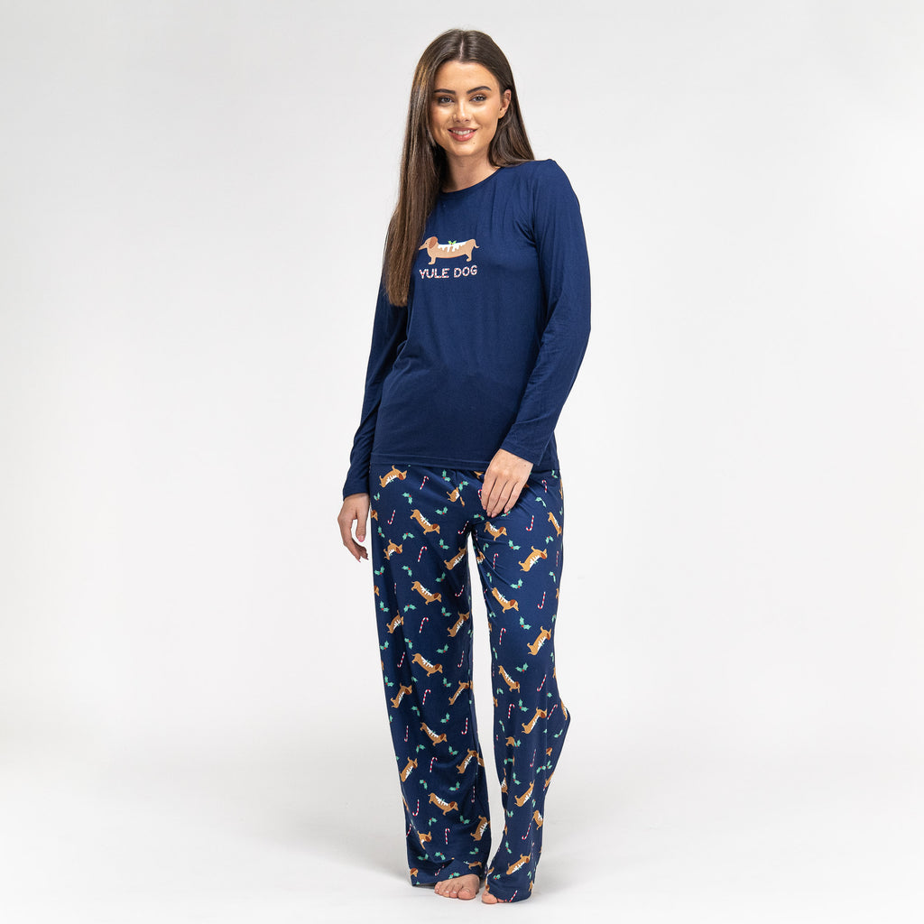Ensemble Pyjama Motif Noël Teckel pour Femmes 01