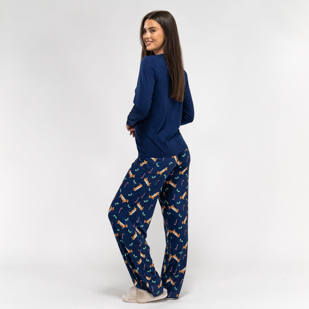 Ensemble Pyjama Motif Noël Teckel pour Femmes 03