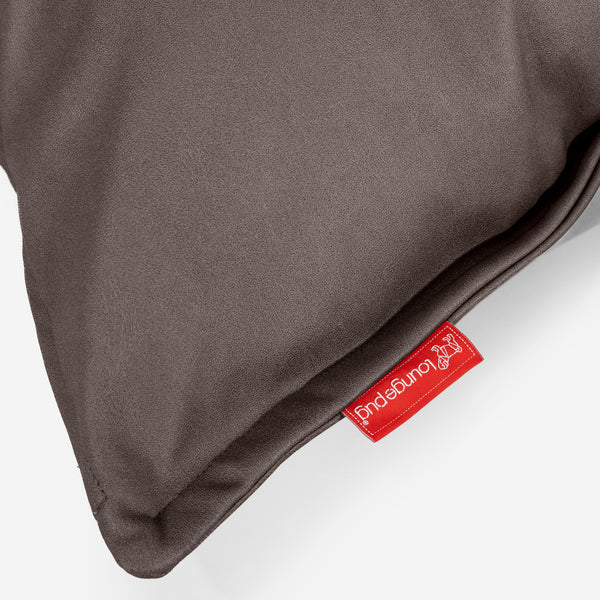 Housse de Coussin 47 x 47cm - Cuir Végan Chocolat Fabric Close-up Image