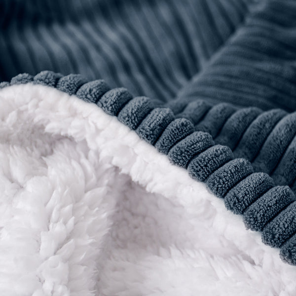 Plaid / Couverture Sherpa - Côtelé Bleu Marine Fabric Close-up Image