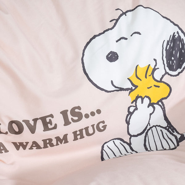 Snoopy Le Pouf Doudou - Amour Fabric Close-up Image