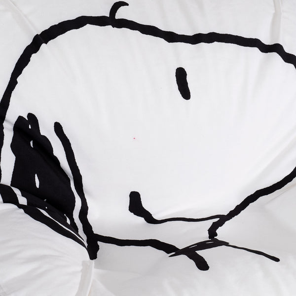 Snoopy Le Pouf Doudou - Snoopy Fabric Close-up Image